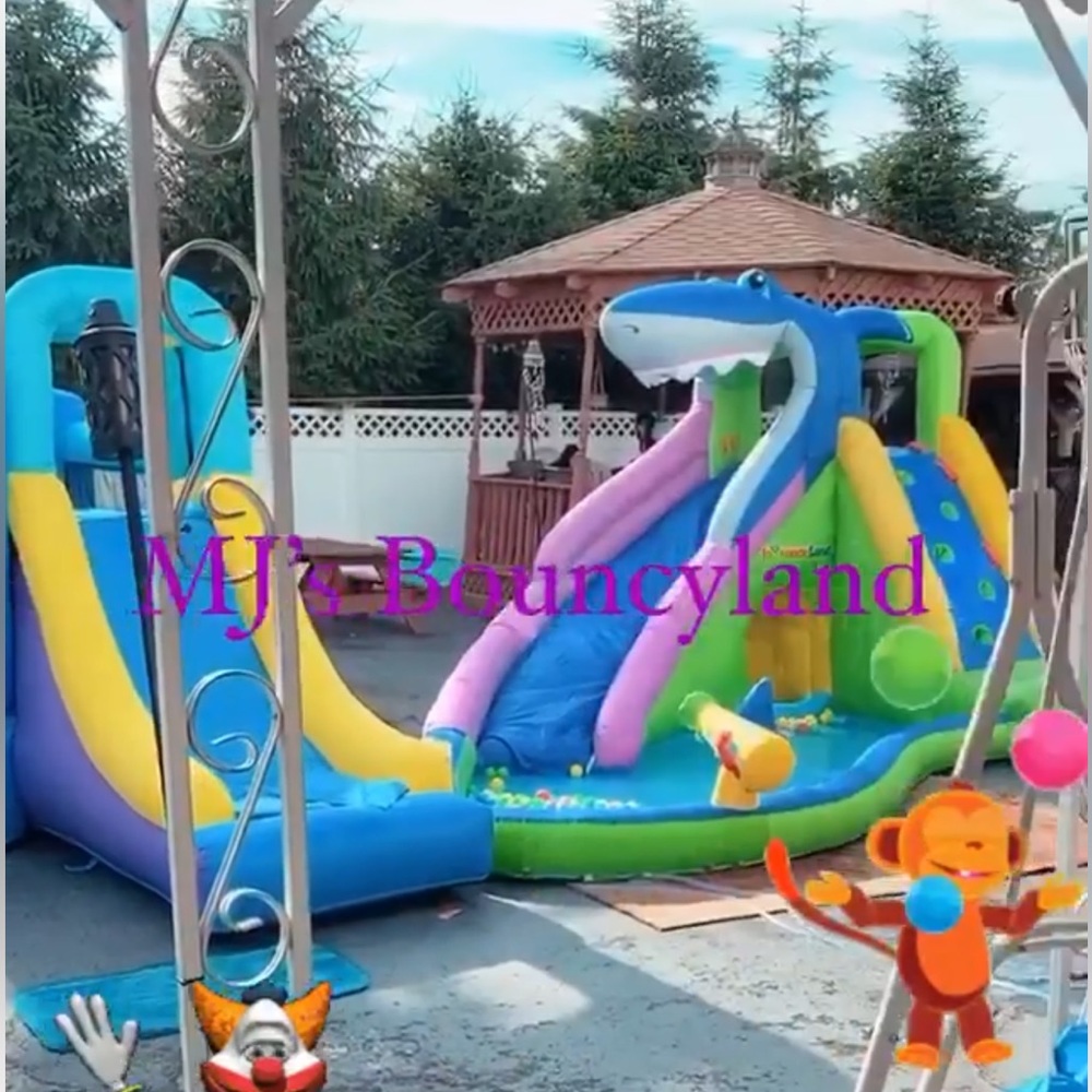 Selling a inflatable water slide and an inflatable jumper